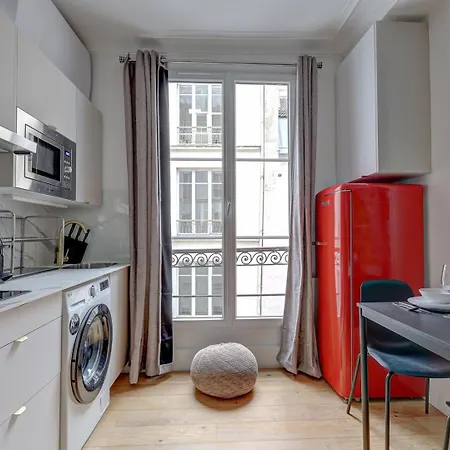 580 Quinte - Superbe A Paris